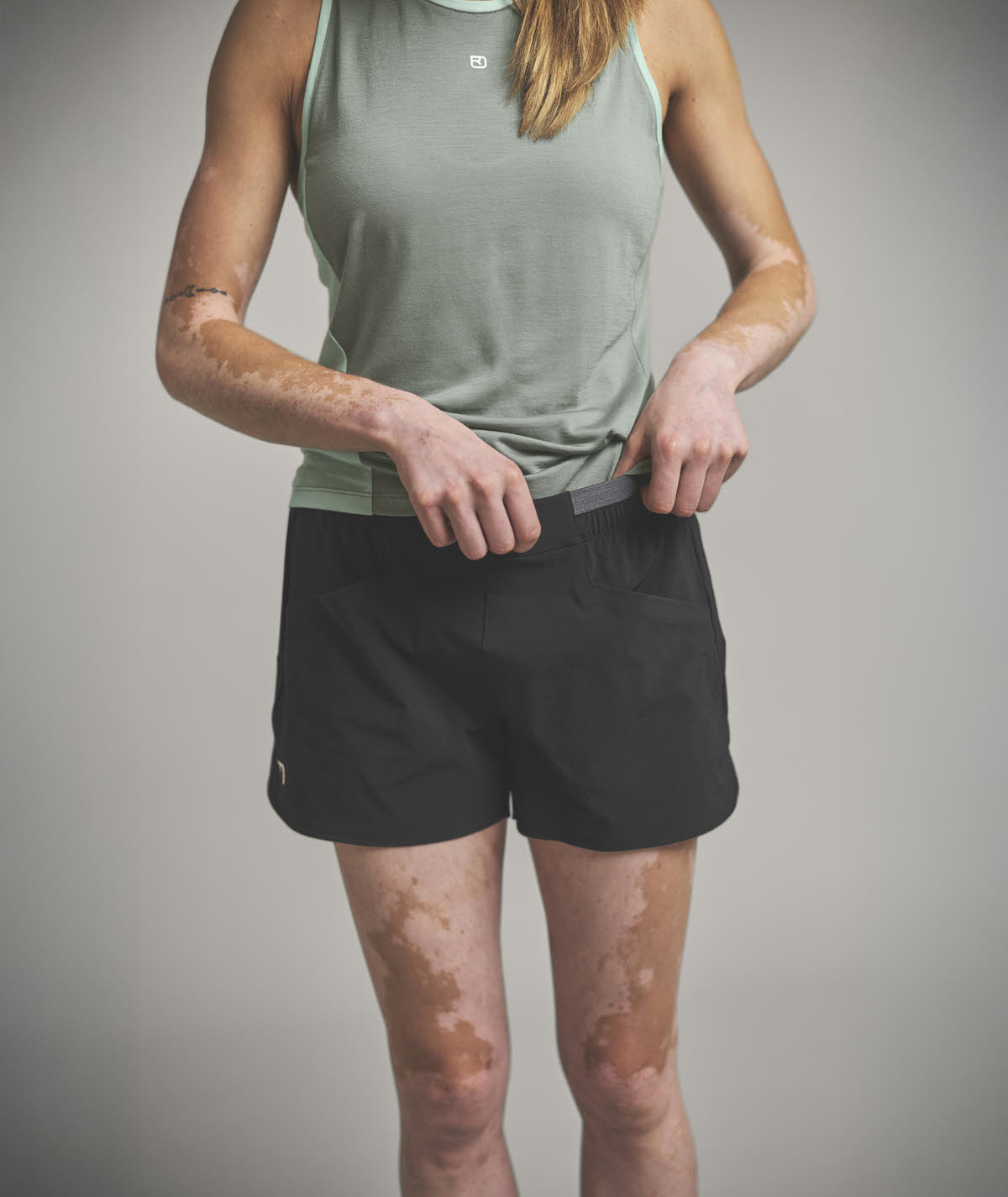 Ortovox TRACE SHORTS W Damen Wandershorts Trekkingshorts black raven