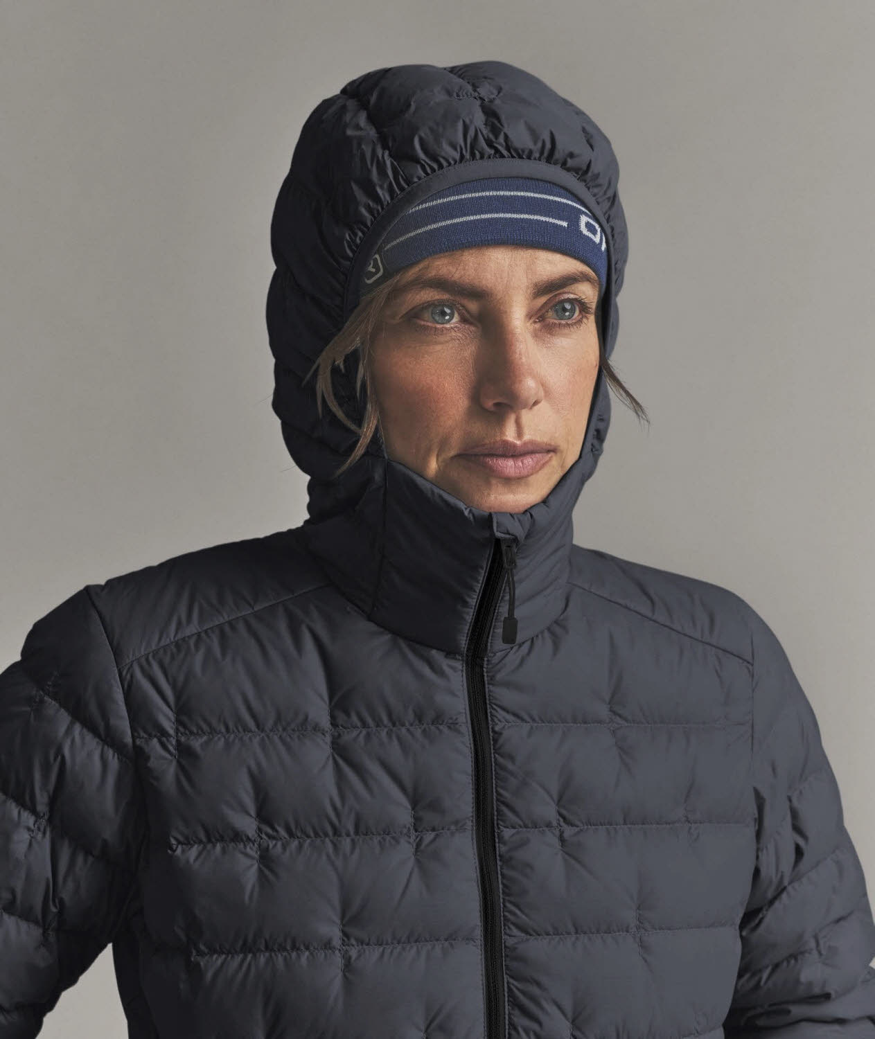 Ortovox Downwool 180 Hooded Jacket Damen Daunenjacke Outdoorjacke schwarz