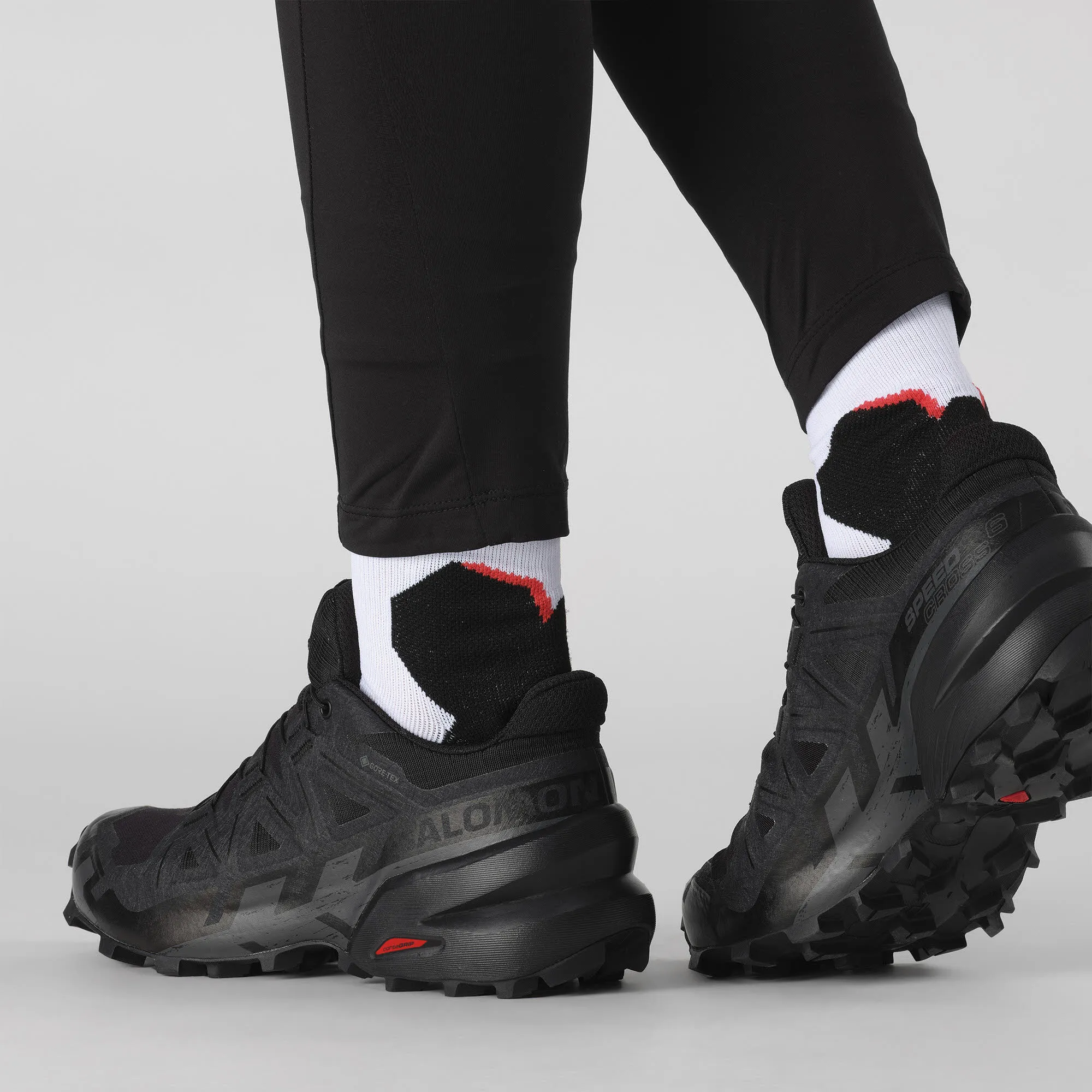 Salomon Speedcross 6 GTX Trailrunning-Schuhe mit Quicklace Wetterfest Damen Schwarz
