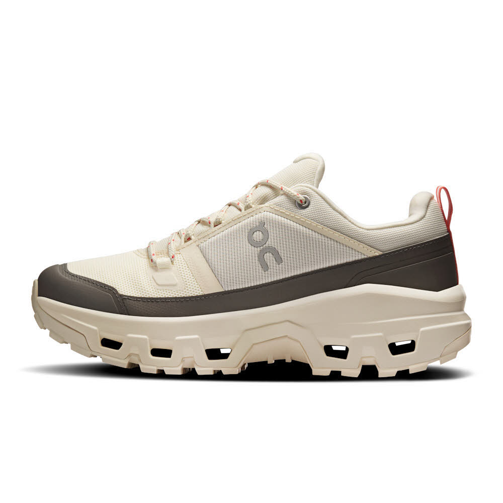 ON Cloudrock Low Waterproof Damen Wanderschuhe beige