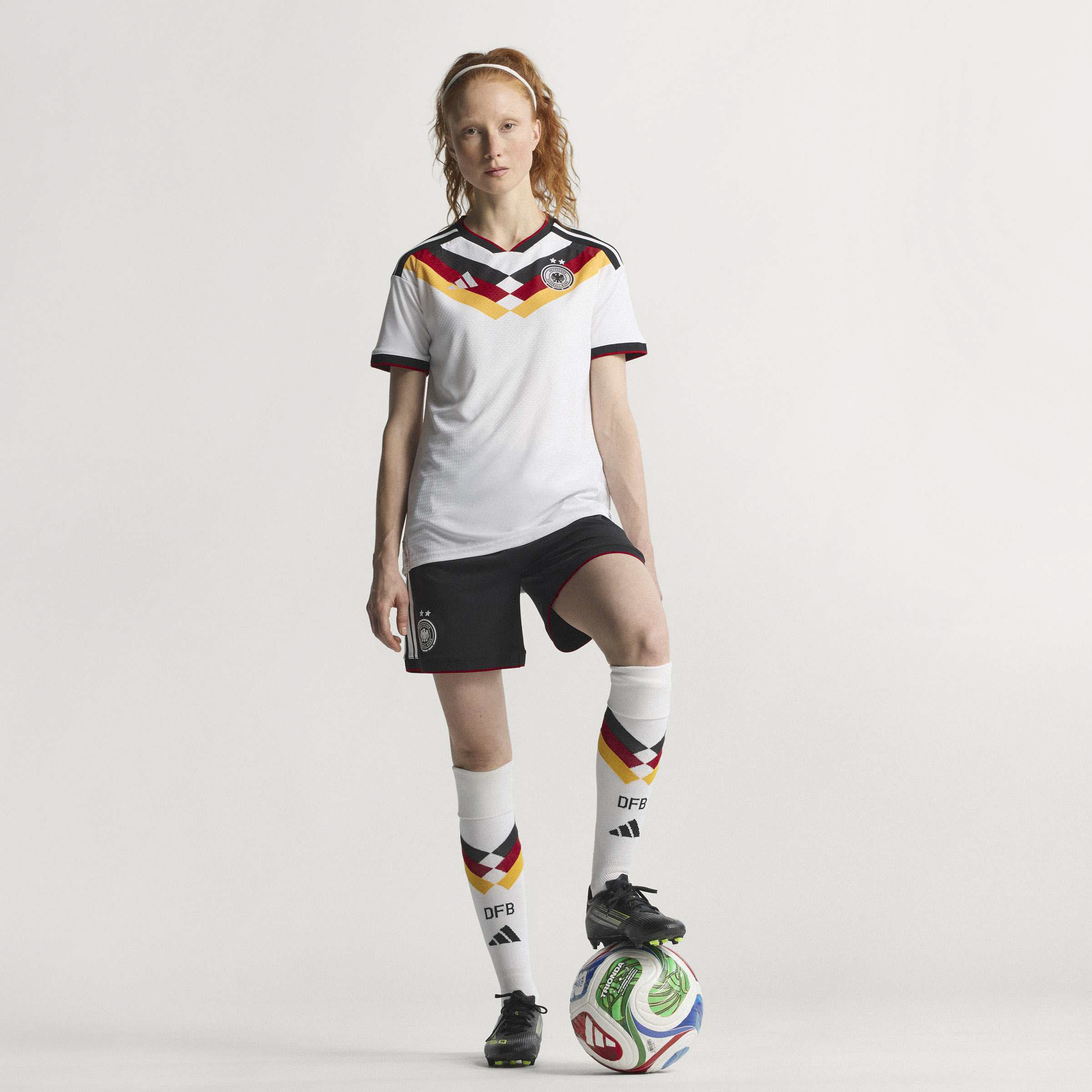 adidas DFB Authentic Jersey Damen Heimtrikot WM 2026 weiß