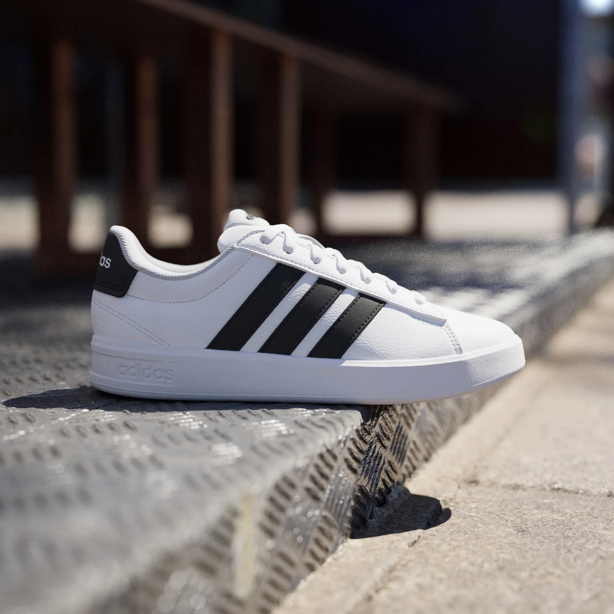 adidas GRAND COURT 3.0 Damen Sneaker Freizeitschuhe weiß/schwarz