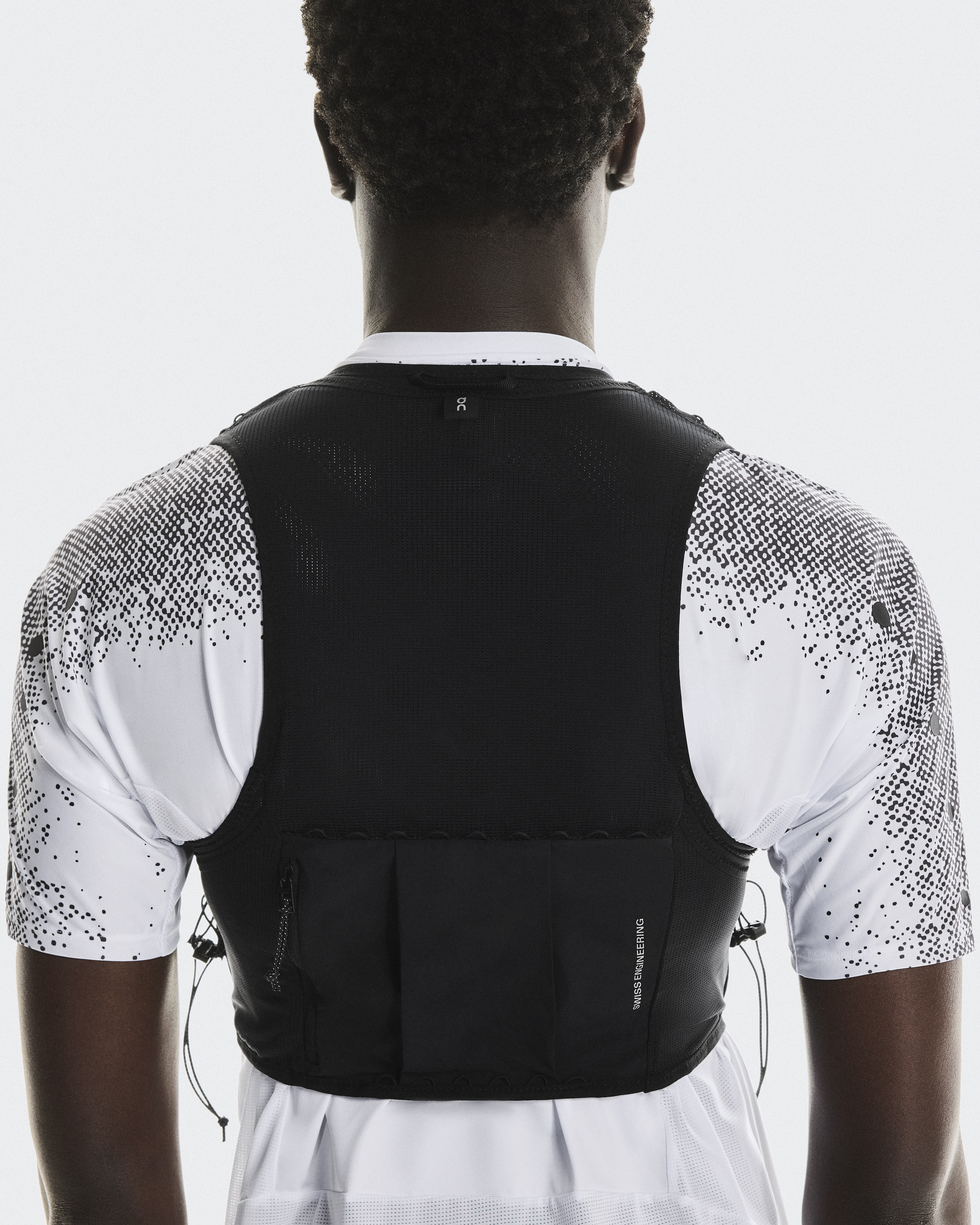 ON ULTRA VEST PRO Unisex Trailrunning Weste Trinkweste schwarz