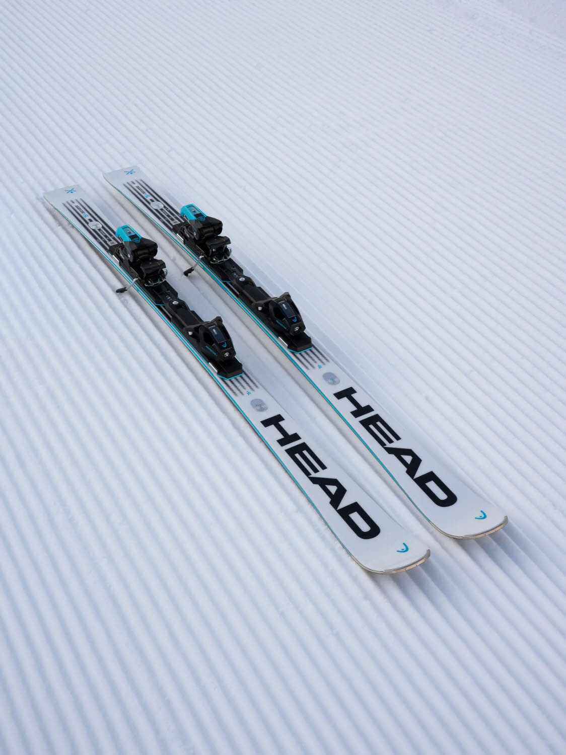 Head WC Rebels e-SL RP + Prot. FF 14 GW Unisex Slalomcarver Ski Experten 26/27 weiß
