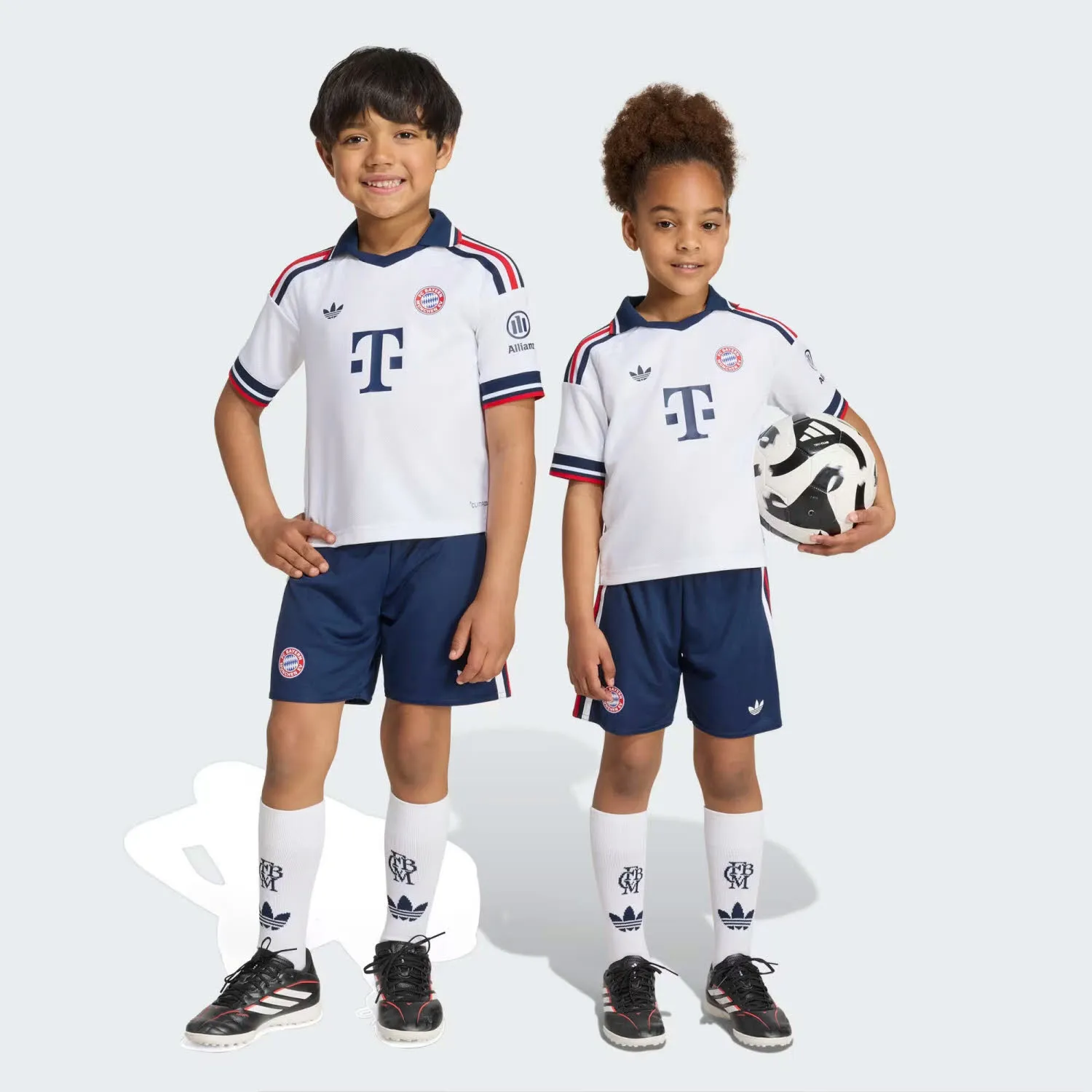 adidas FC Bayern München 26/27 Auswärtsset Kinder Trikot & Hose weiß