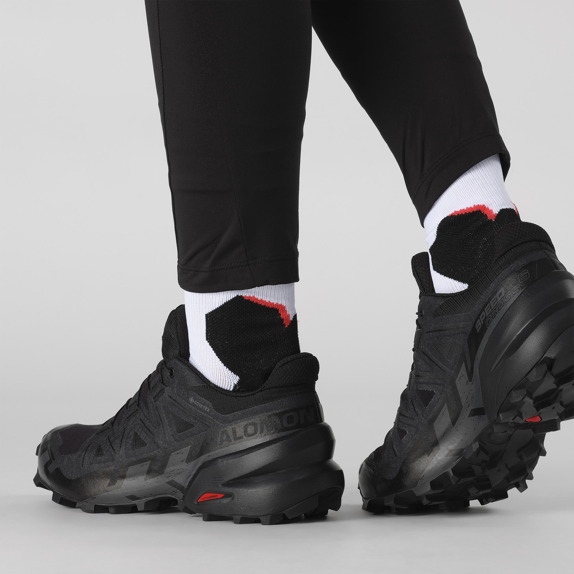 Salomon Speedcross 6 GTX Trailrunning-Schuhe mit Quicklace Wetterfest Damen Schwarz