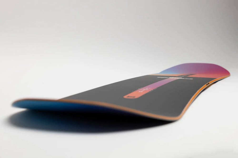 NITRO Prime Chroma Cam-Out Wide Unisex Snowboard schwarz/lila