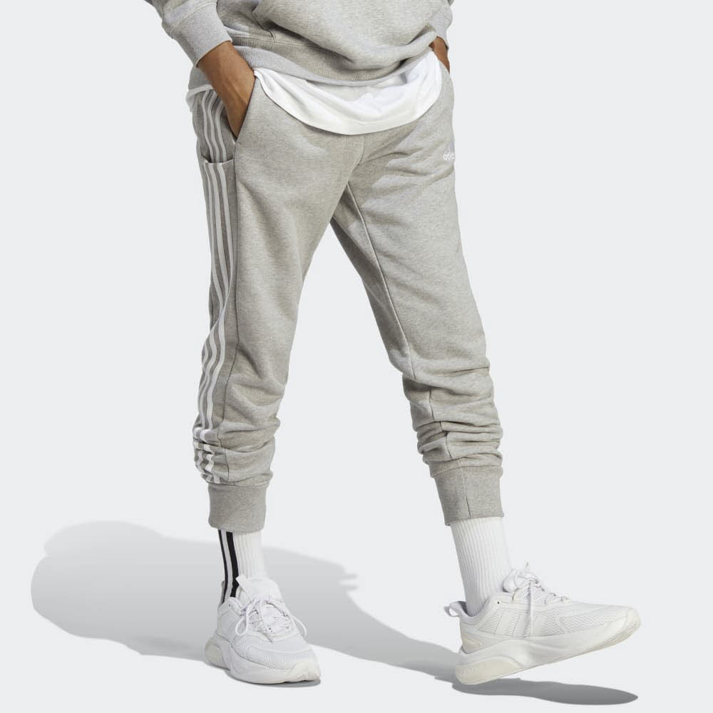 adidas ESSENTIALS FRENCH TERRY TAPERED CUFF 3-STREIFEN Herren Hose Jogginghose grau