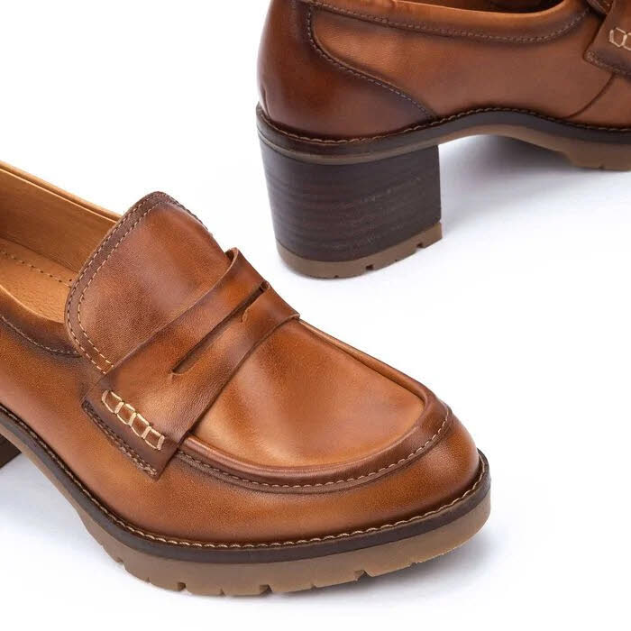 Pikkolinos LLanes Mokassin mit mittelhohem Absatz Damenschuh braun