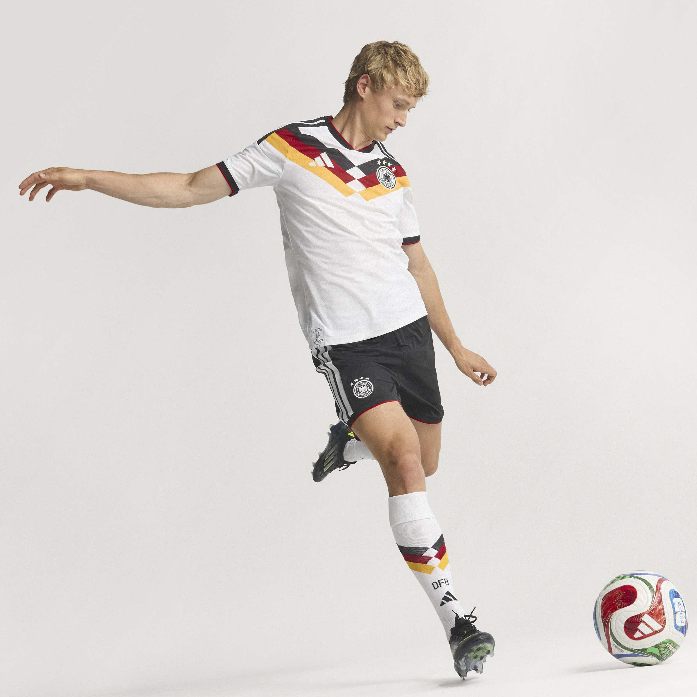 adidas DFB Deutschland 26 Authentic Heimtrikot Herren weiß
