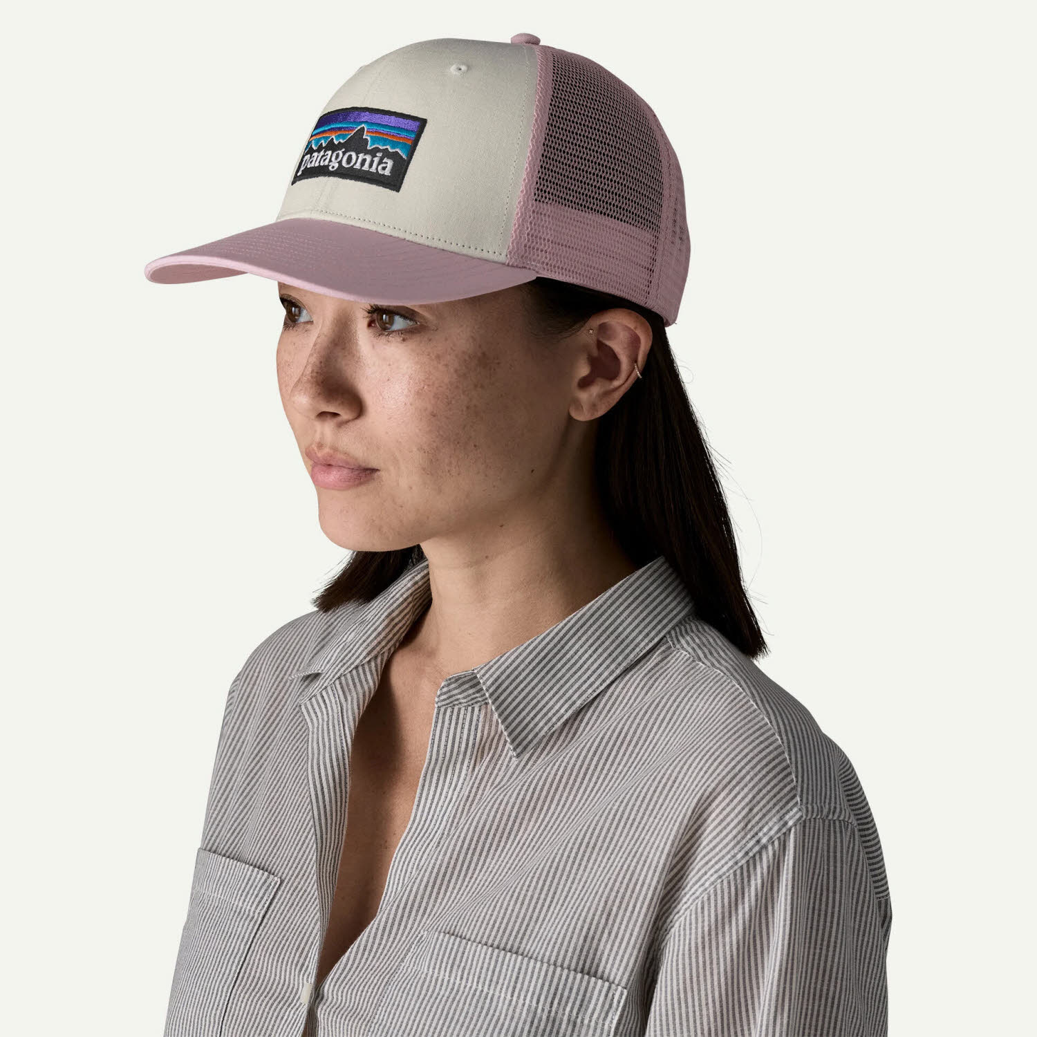 Patagonia P-6 Logo Trucker Hat Damen Kappe Cap white w quiet violet