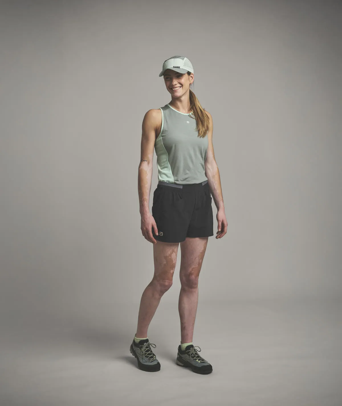Ortovox TRACE SHORTS W Damen Wandershorts Trekkingshorts black raven