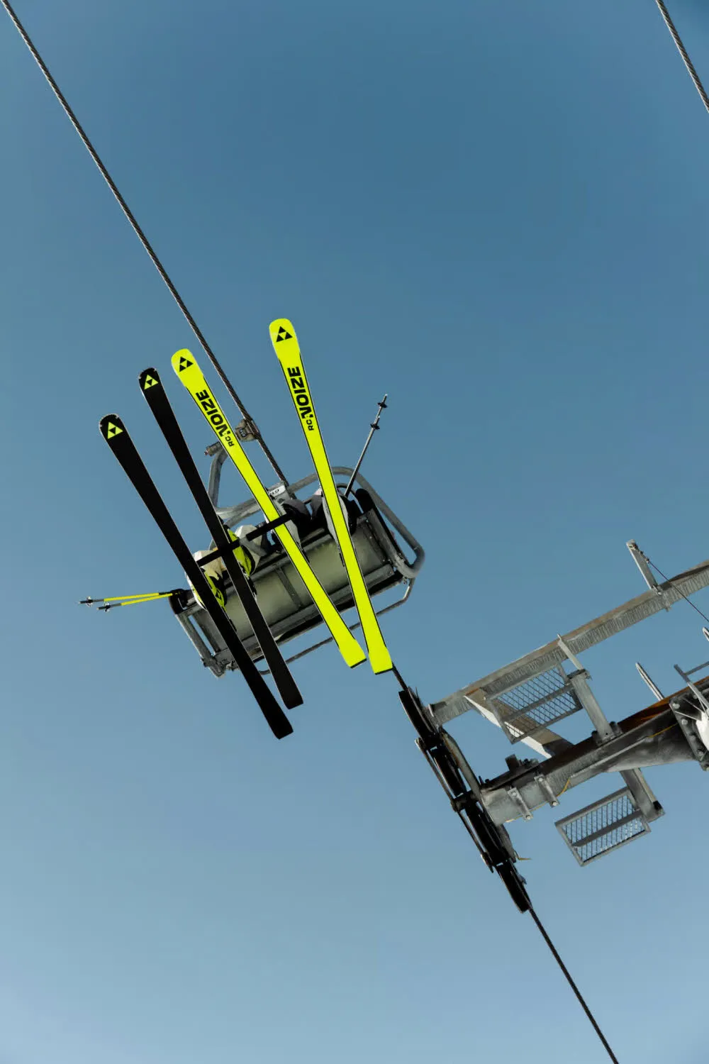 Fischer RC4 NOIZE ST PRO + RC4 Z13 GW FF Slalomcaver Ski Experten 26/27 gelb