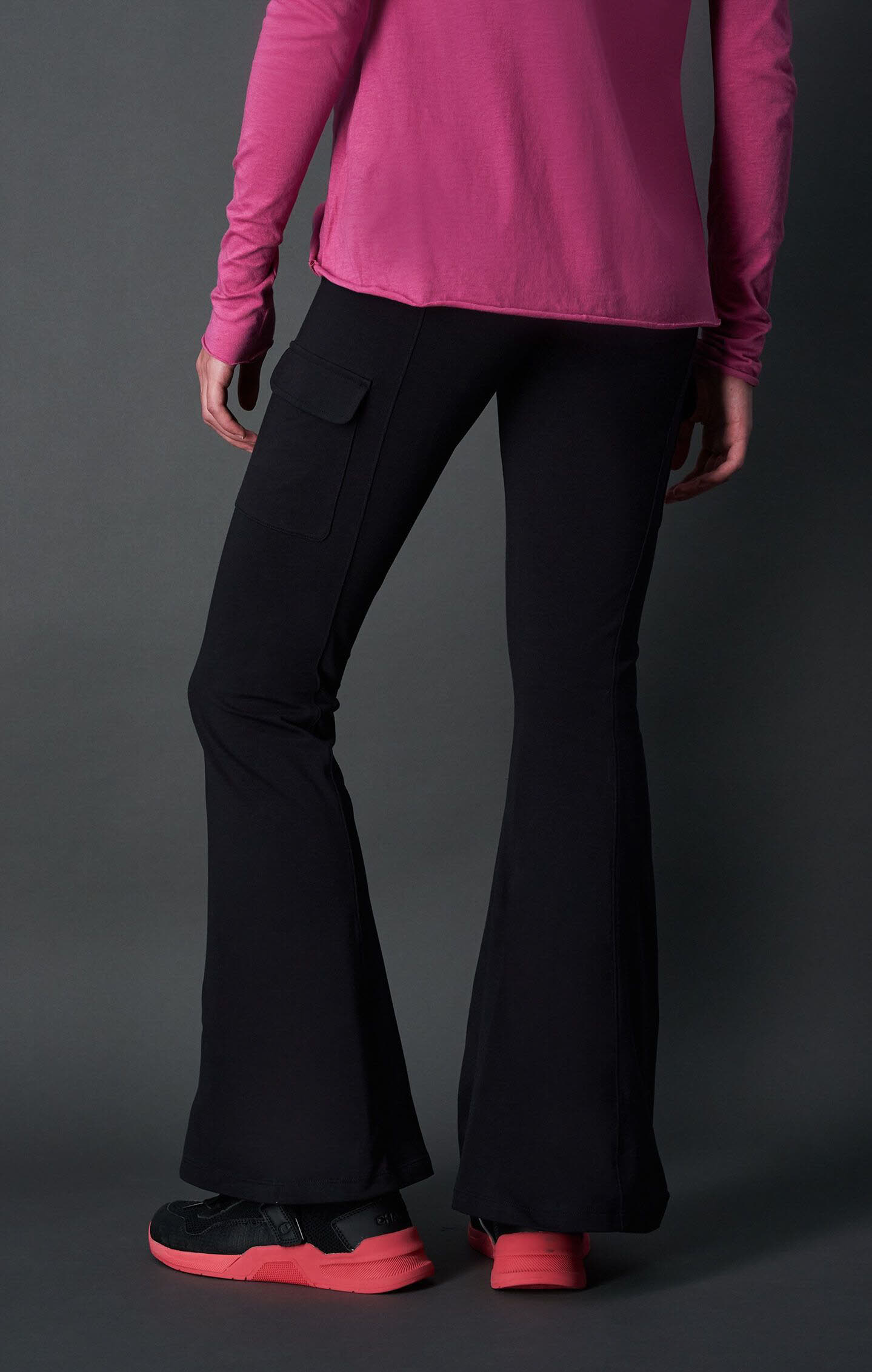 Champion Minimal Resort Flare Cargo Leggings Damen schwarz