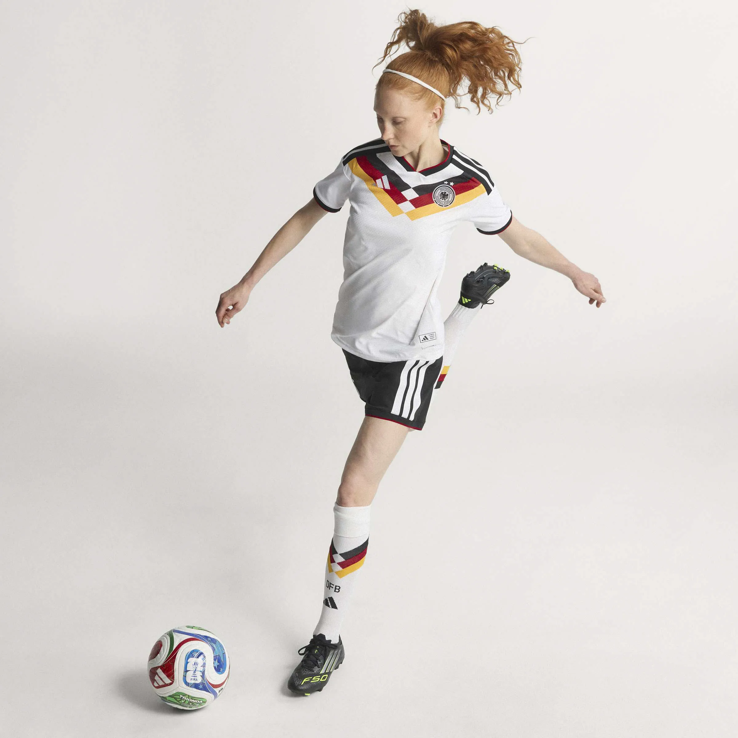 adidas DFB Authentic Jersey Damen Heimtrikot WM 2026 weiß