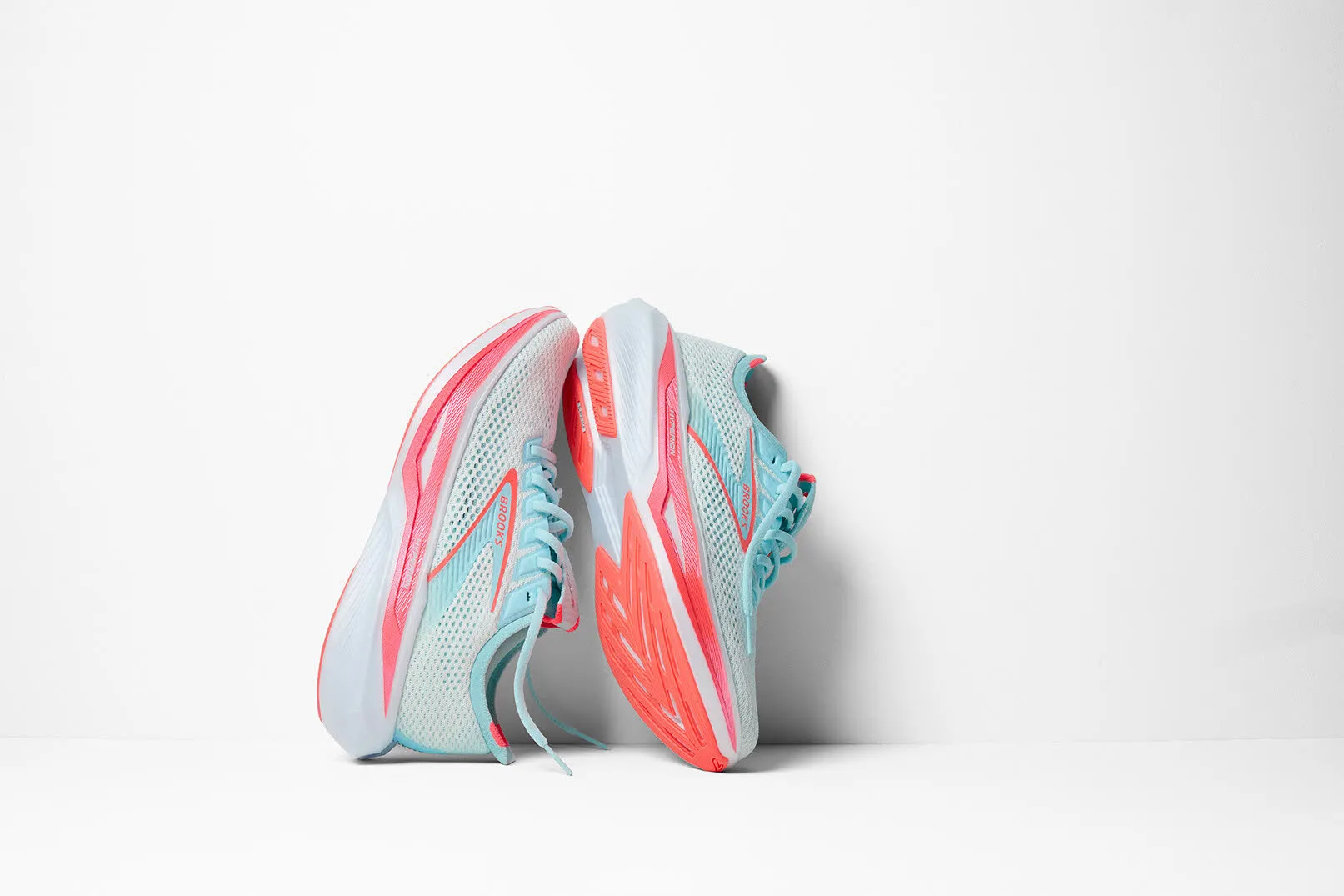 Brooks Hyperion 3 Damen Laufschuhe Joggingschuhe white/pink clay/atomizer