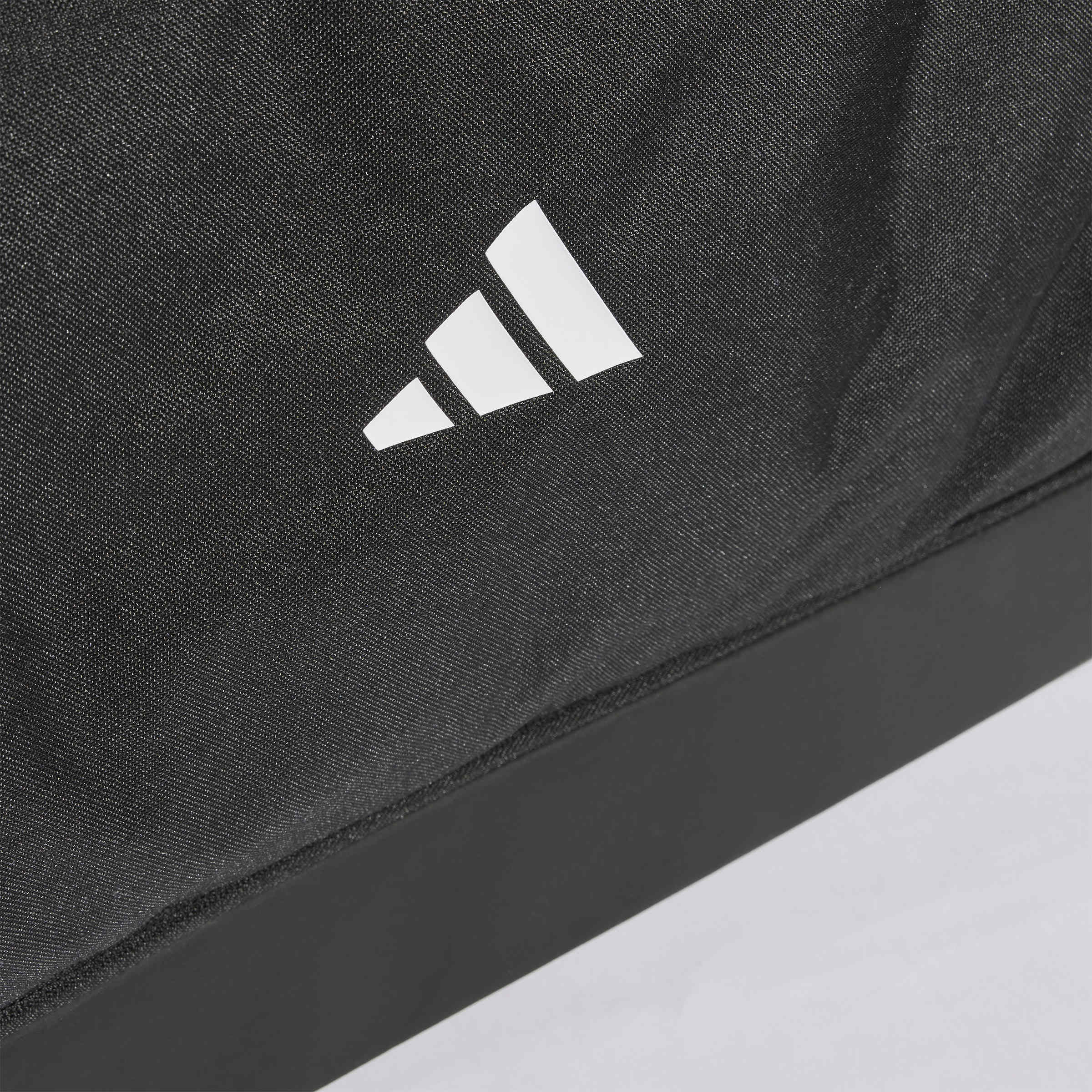 adidas TIRO DUFFELBAG GROSS MIT BODENFACH Unisex Sporttasche Fußballtasche schwarz/weiß