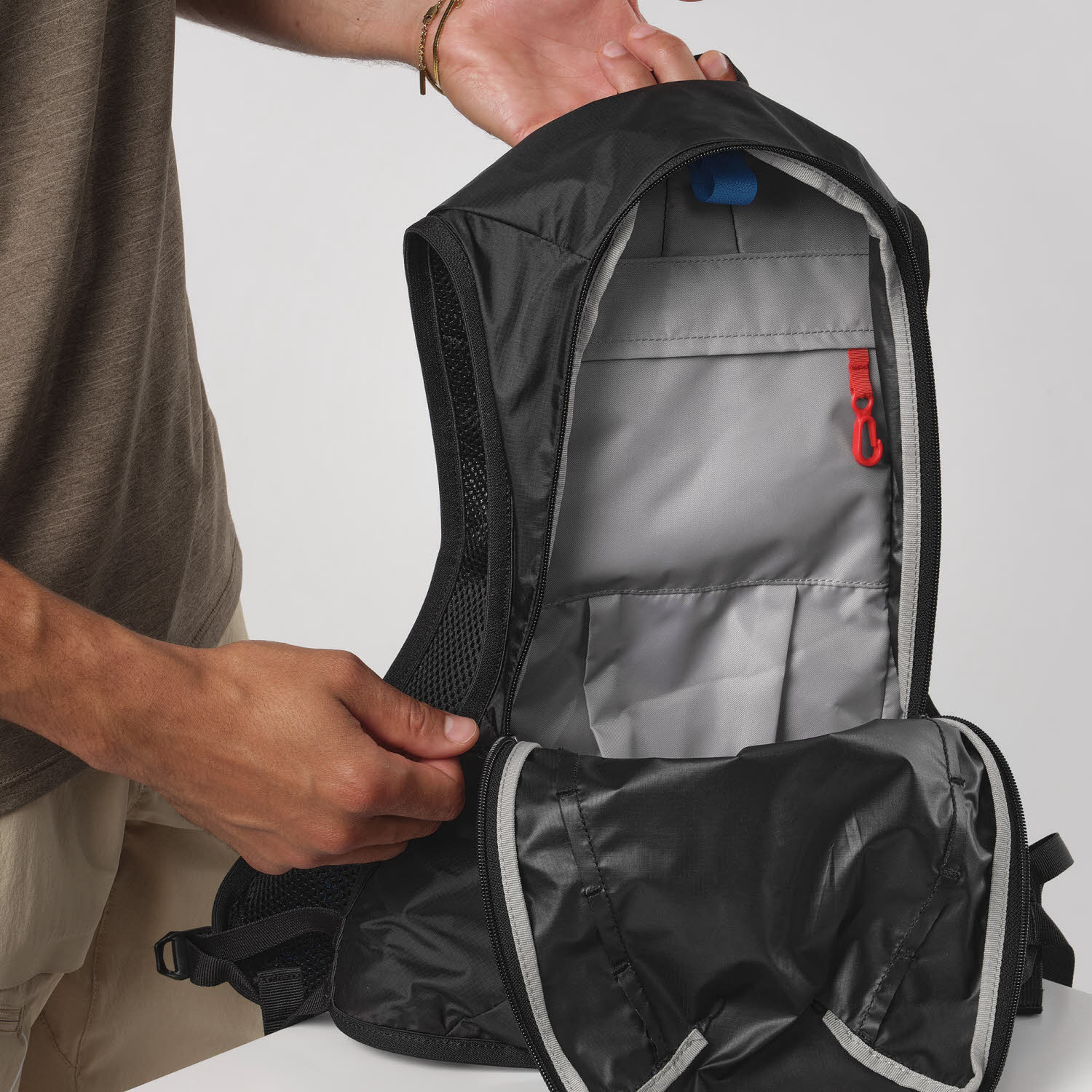 Salomon CROSS 8 Herren Laufrucksack Trinkrucksack schwarz