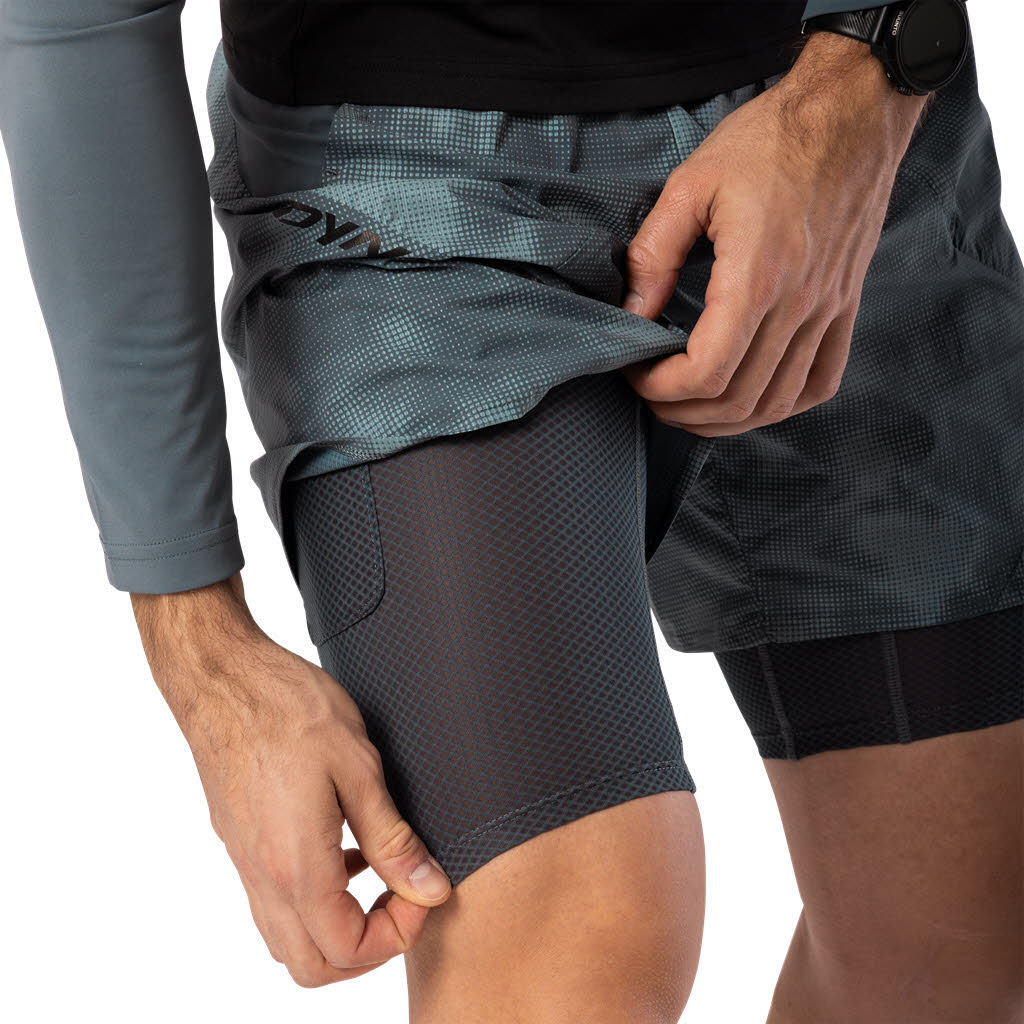 Dynafit Trail Reflective 2/1 Shorts Herren Shorts Laufshorts grau