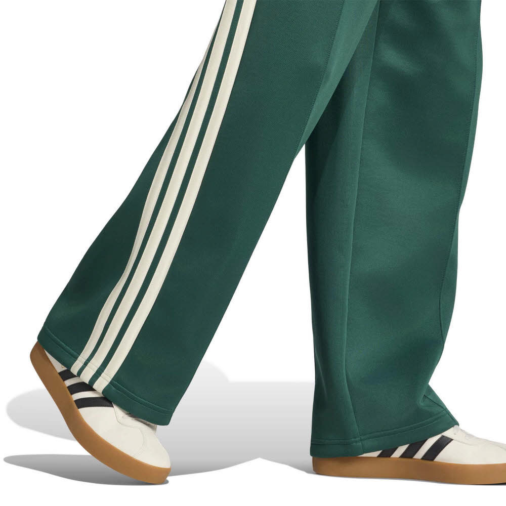 adidas STADIUM LOOSE OPEN HEM PANTS Damen Jogginghose Trainingshose weit geschnitten grün