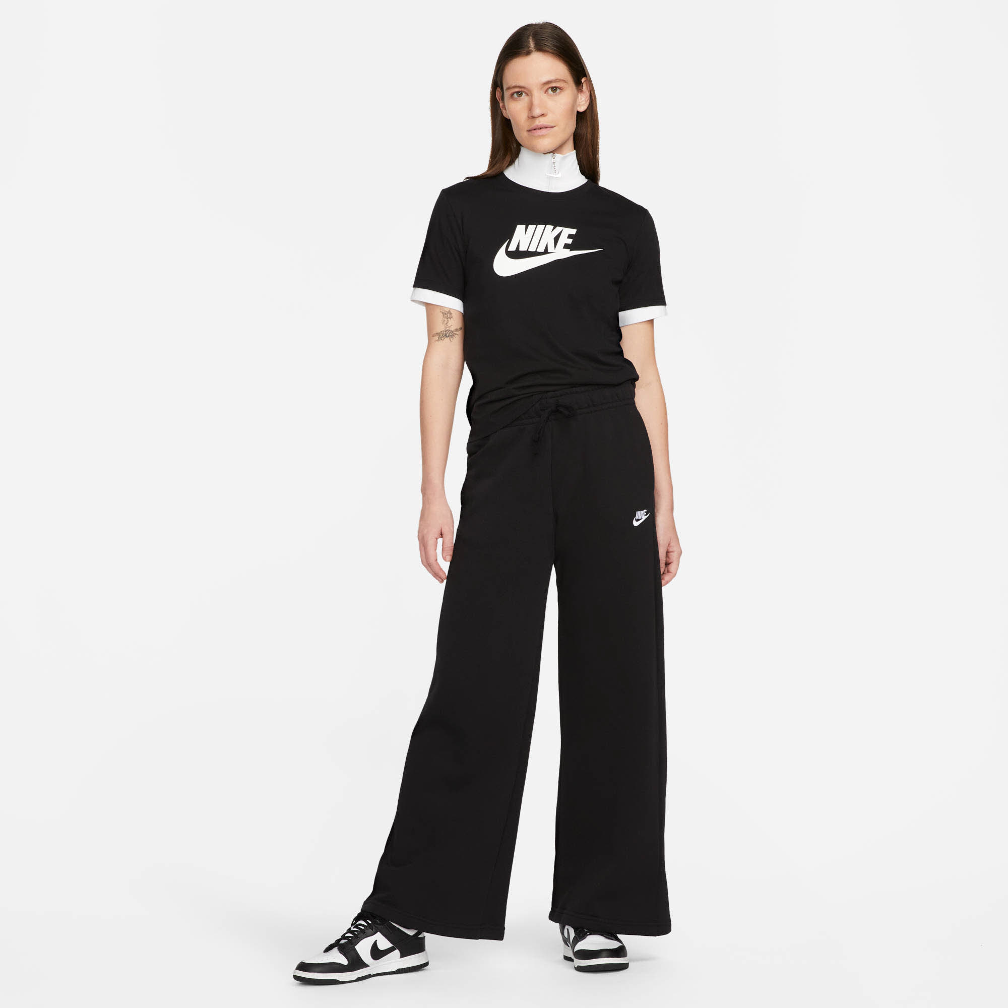 Nike Sportswear Essentials Shirt Damen schwarz