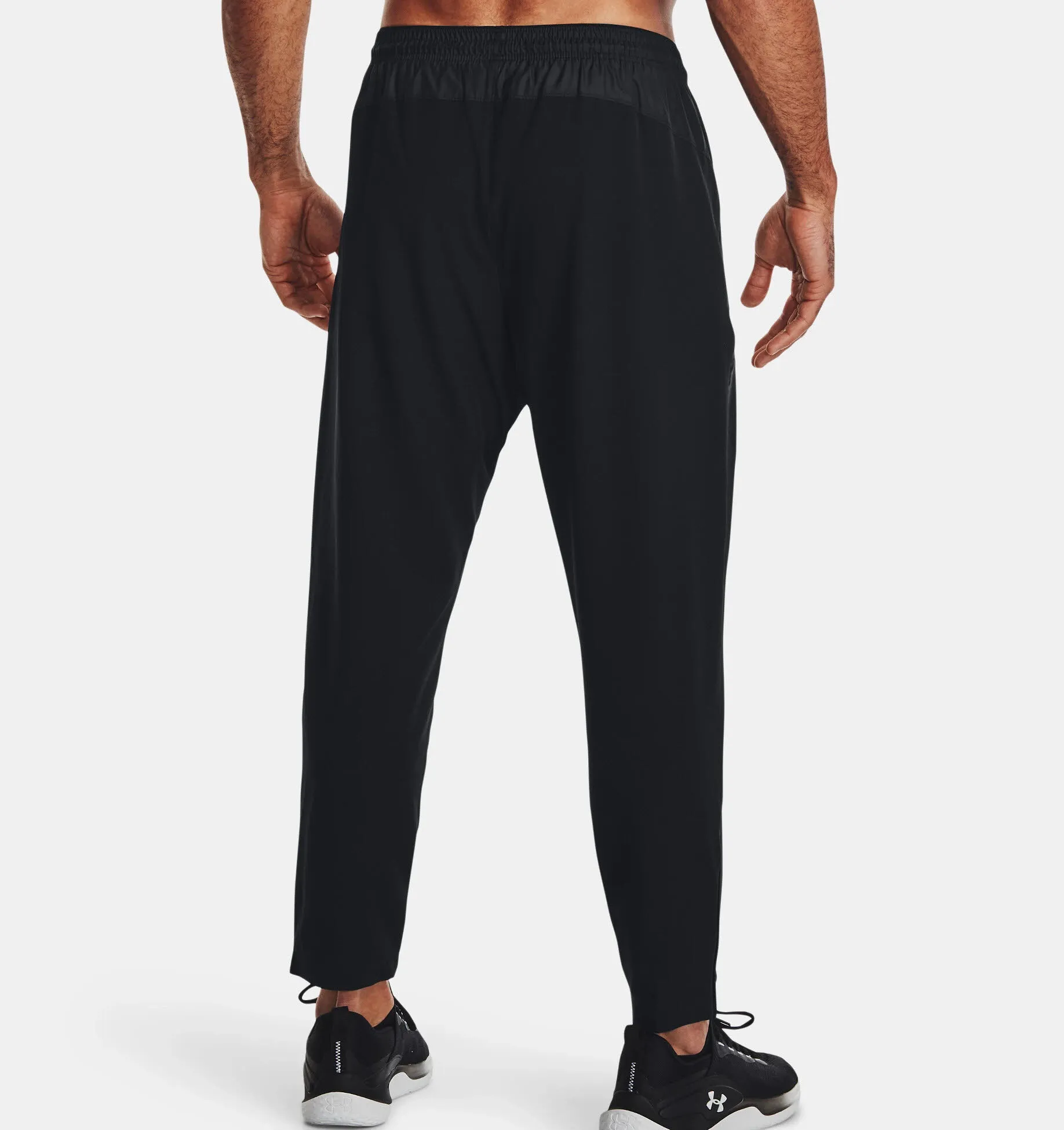 Under Armour UA Rush Woven Pants Trainingshose Jogginghose Herren schwarz