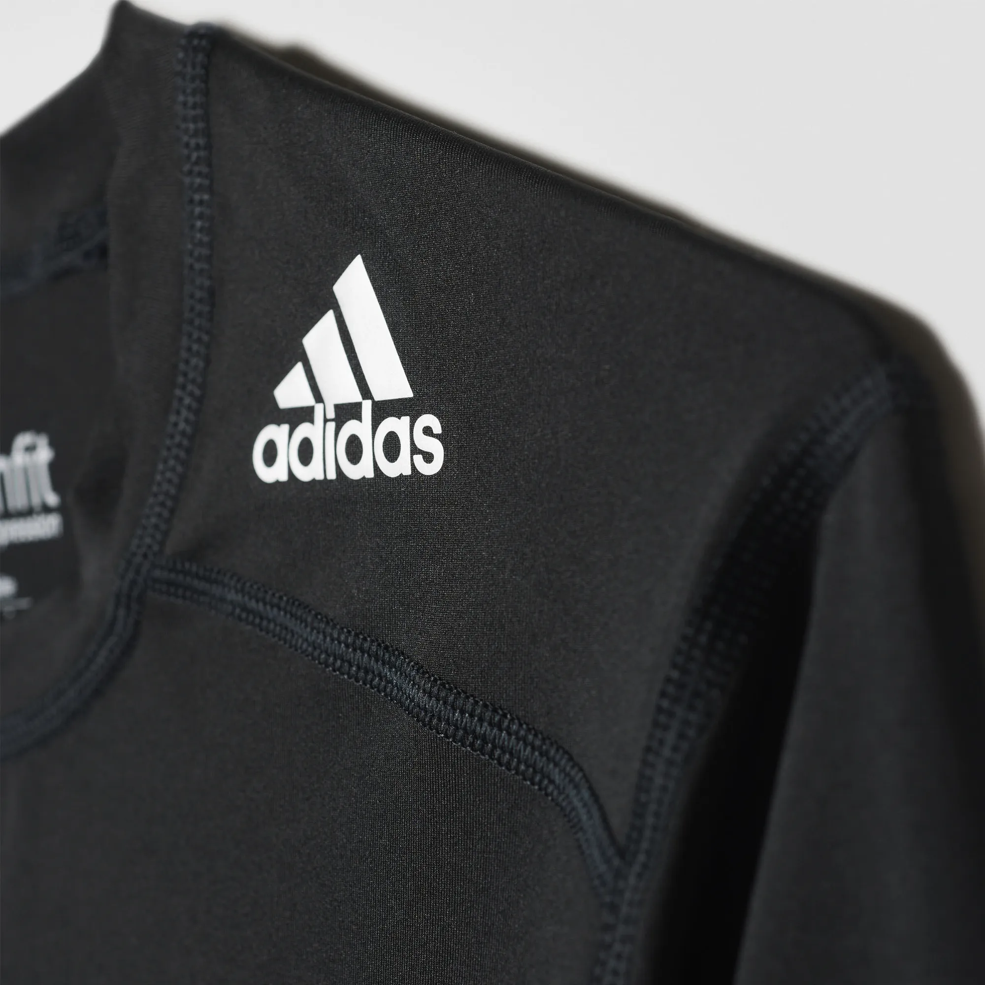 adidas Techfit Base T-Shirt Trainingsshirt Funktionsunterhemd Herren schwarz NEU